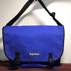 Supreme Messenger Bag Blue - 09 box logo